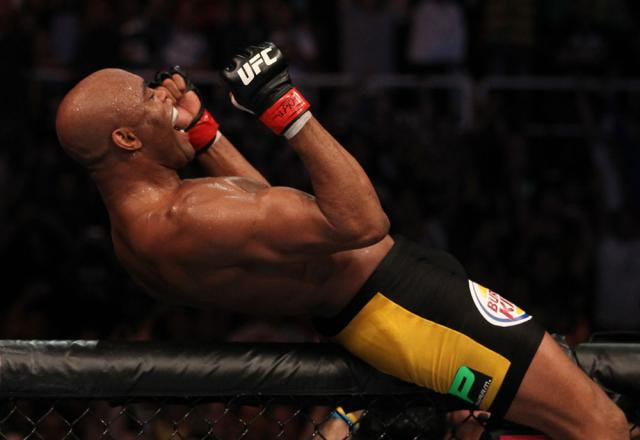 Oito anos após quebrar perna, Anderson Silva diz: "Nunca mais corri, dor insuportável"