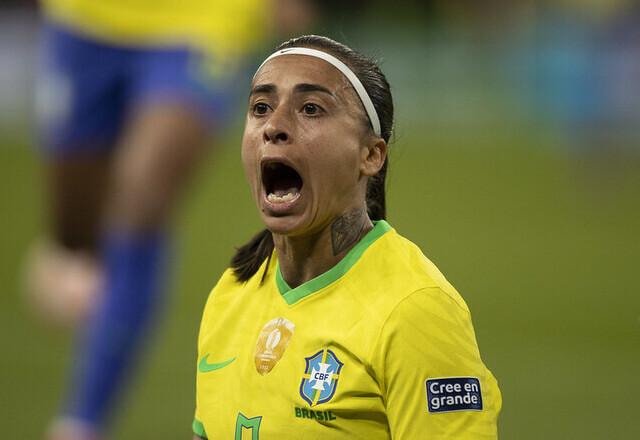 Imagem da noticia Andressa Alves mantém cabeça erguida na Copa: "Brasil é favorito contra a Jamaica"