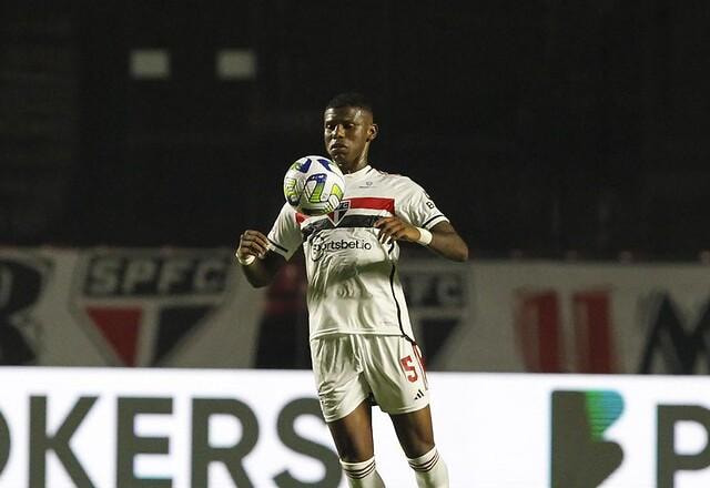 Imagem da noticia Arboleda na balada? São Paulo tem promessa por vitória diante do Corinthians