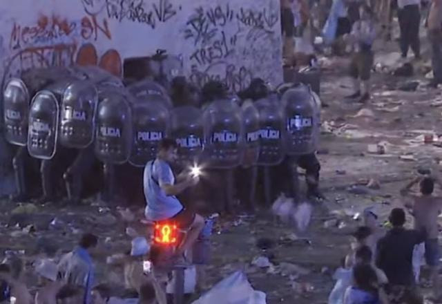Imagem da noticia Festa na Argentina termina em confusão entre torcedores e policiais