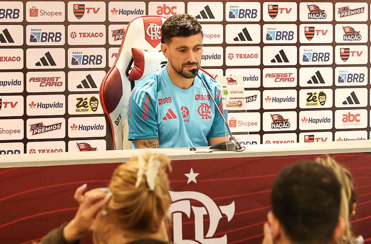 Imagem da noticia Arrascaeta vê Flamengo blindado contra "problemas externos"