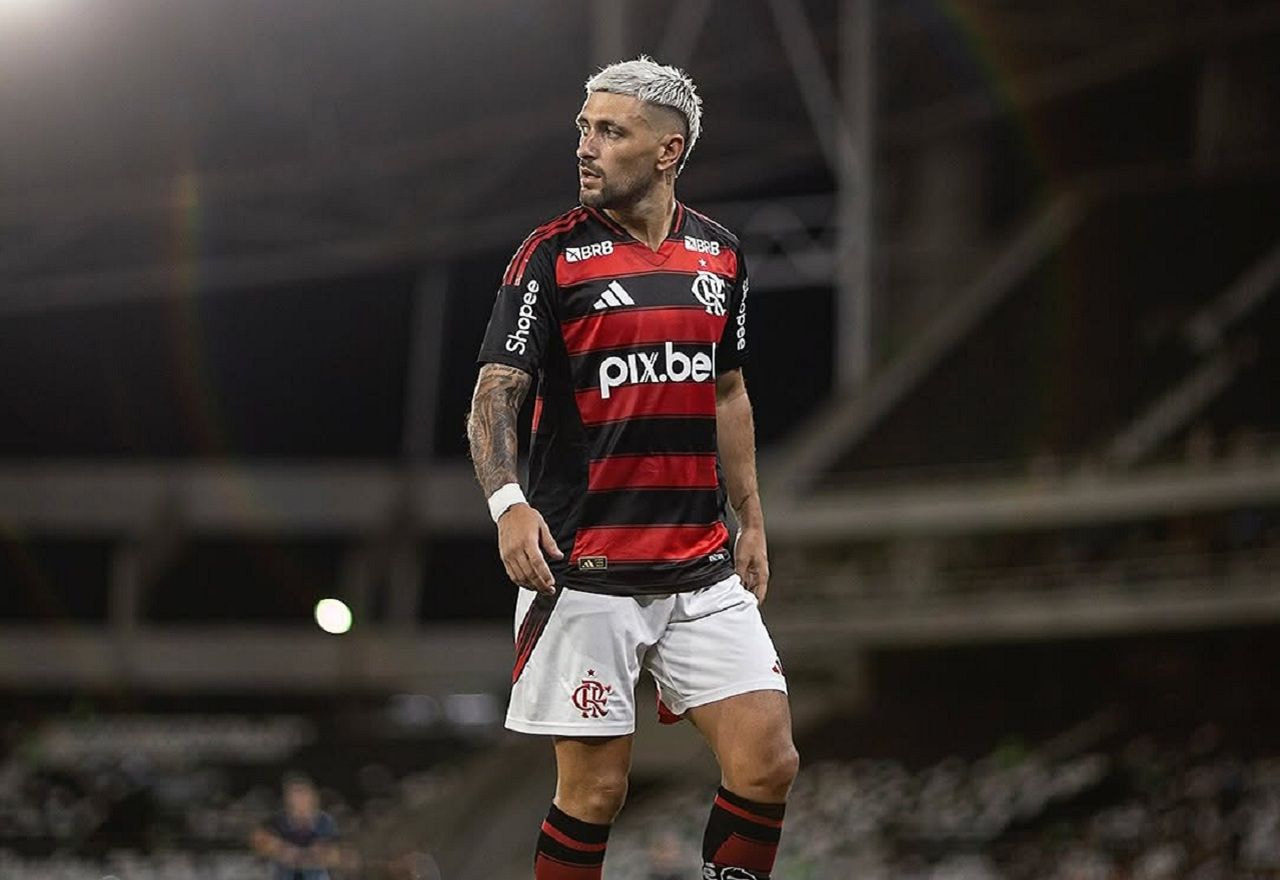 Arrascaeta tem lesão na coxa e preocupa Flamengo para estreia do Brasileirão