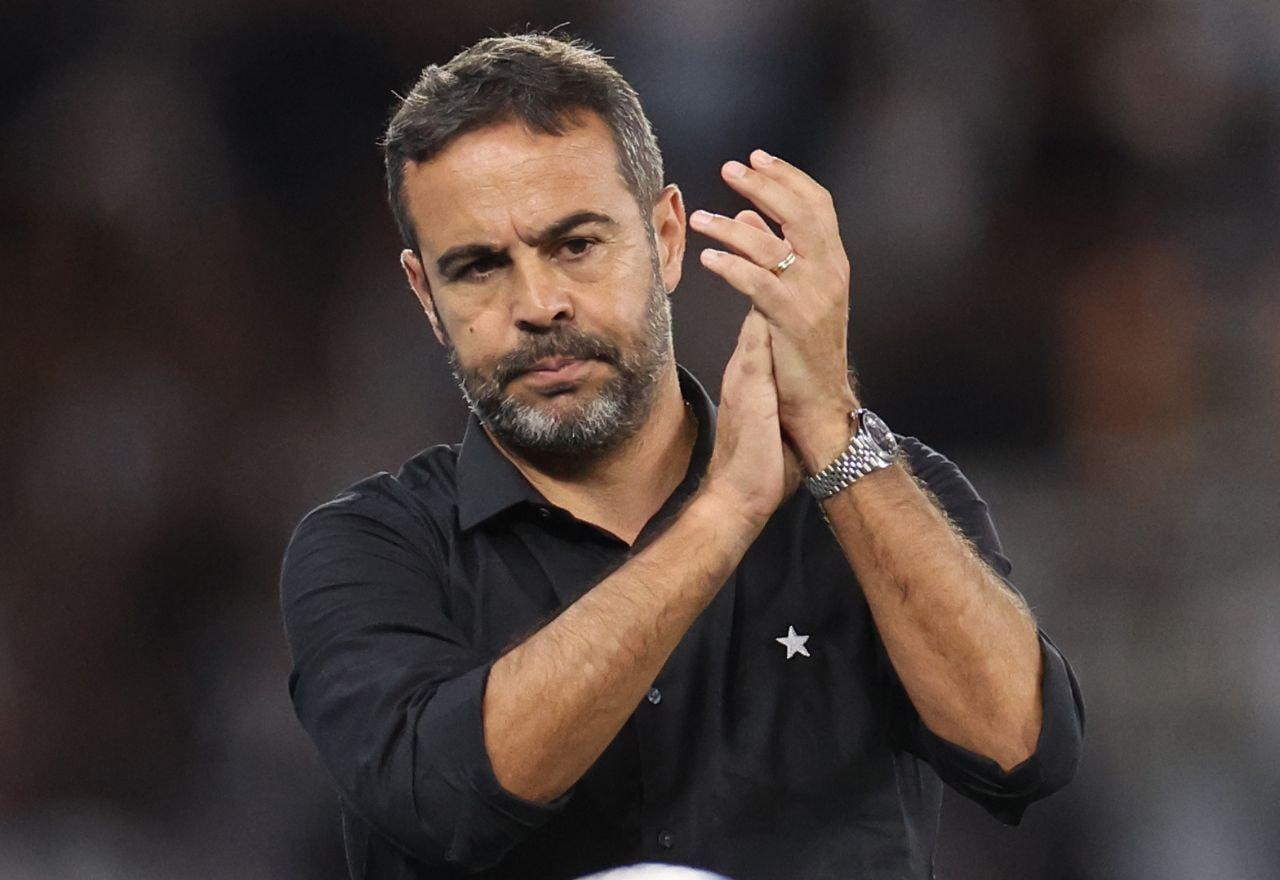 Imagem da noticia Artur Jorge se despede do Botafogo e acerta com clube do Catar