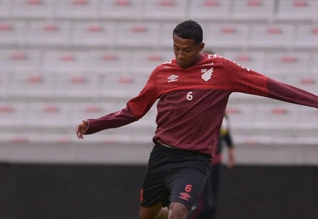 Imagem da noticia Athletico-PR rescinde contrato de atletas citados em esquema de apostas 