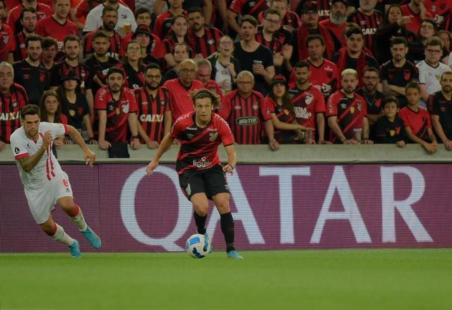 Imagem da noticia Invicto, Athletico-PR abre eliminatória diante do Palmeiras na Arena da Baixada