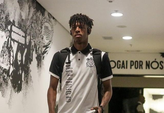 Imagem da noticia Corinthians: Robson Bambu se pronuncia após arquivamento de denúncia