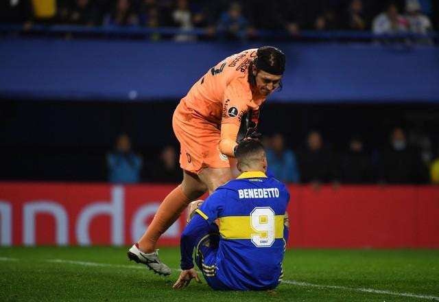 Imagem da noticia Corintiano? Benedetto vira meme após erros incríveis contra o Timão