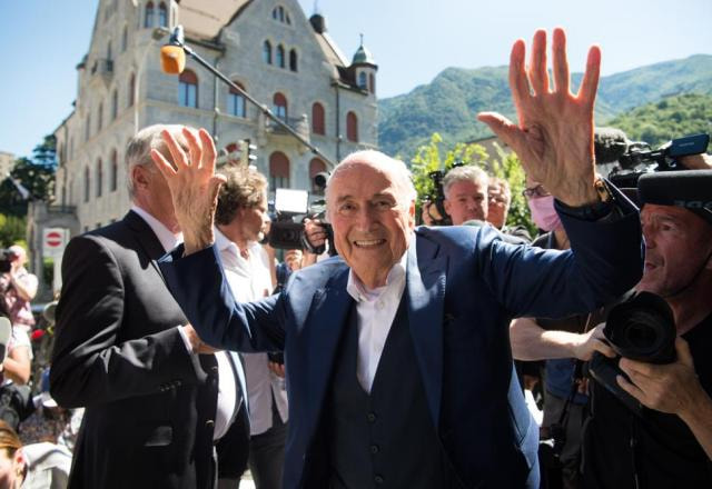 Imagem da noticia Corrupção no futebol: Joseph Blatter e Michel Platini são absolvidos em julgamento