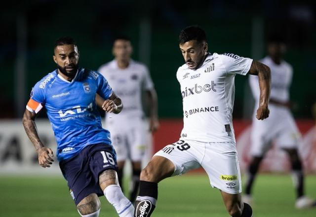 Imagem da noticia Santos marca nos acréscimos e vence o Blooming na estreia da Sul-Americana