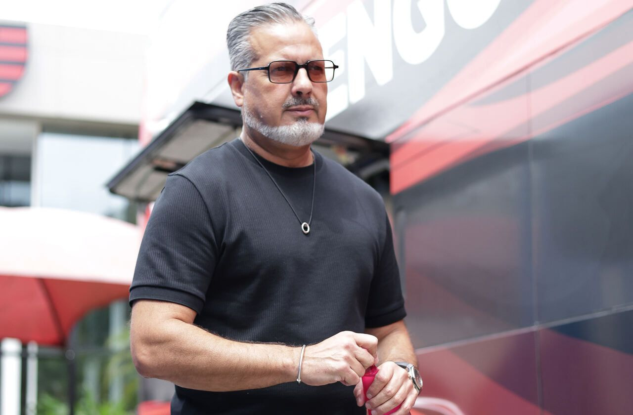 Imagem da noticia Diretor do Flamengo critica arbitragem do futebol brasileiro: "Deixa suspeitas"