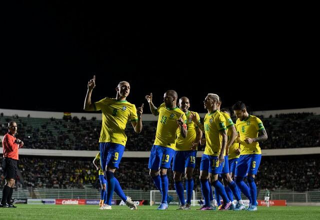 Imagem da noticia Brasil assume topo de ranking da Fifa antes do sorteio da Copa do Mundo