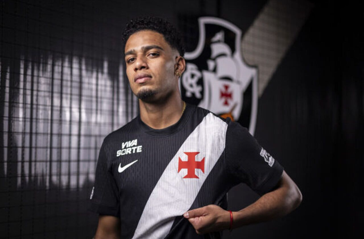 Imagem da noticia Vasco anuncia contratação do atacante Brenner