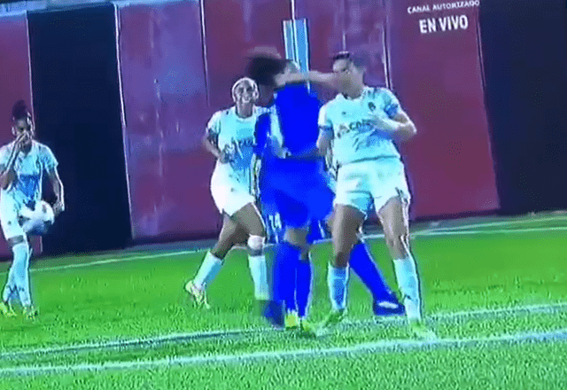 Imagem da noticia Partida no Panamá tem agressões brutais entre jogadoras; veja!