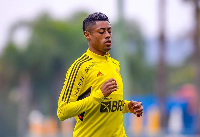 Imagem da noticia Com lesão no joelho, Bruno Henrique volta ao Flamengo somente em 2023