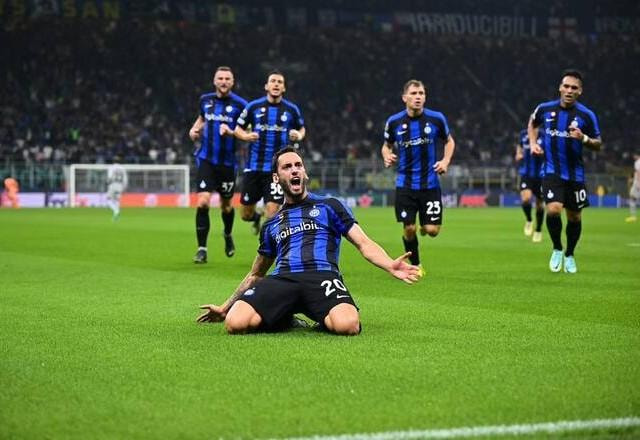 Imagem da noticia Inter vence confronto direto e deixa Barcelona em situação complicada na Champions