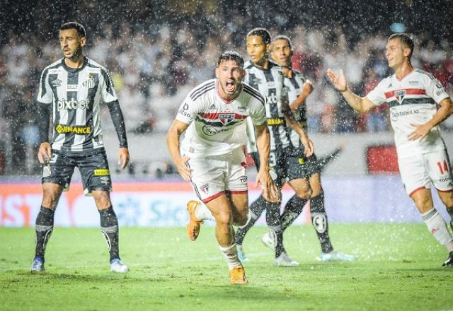 Imagem da noticia Santos tem dois expulsos, e São Paulo vence clássico com facilidade