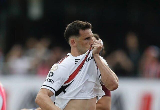 Imagem da noticia Brasileirão: São Paulo goleia Santos por 4 a 1 no Morumbi