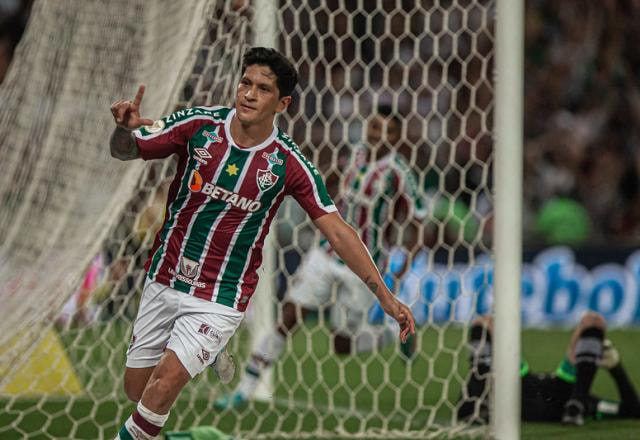 Imagem da noticia Cano iguala recorde de Gabigol e Neymar como artilheiro no Brasil