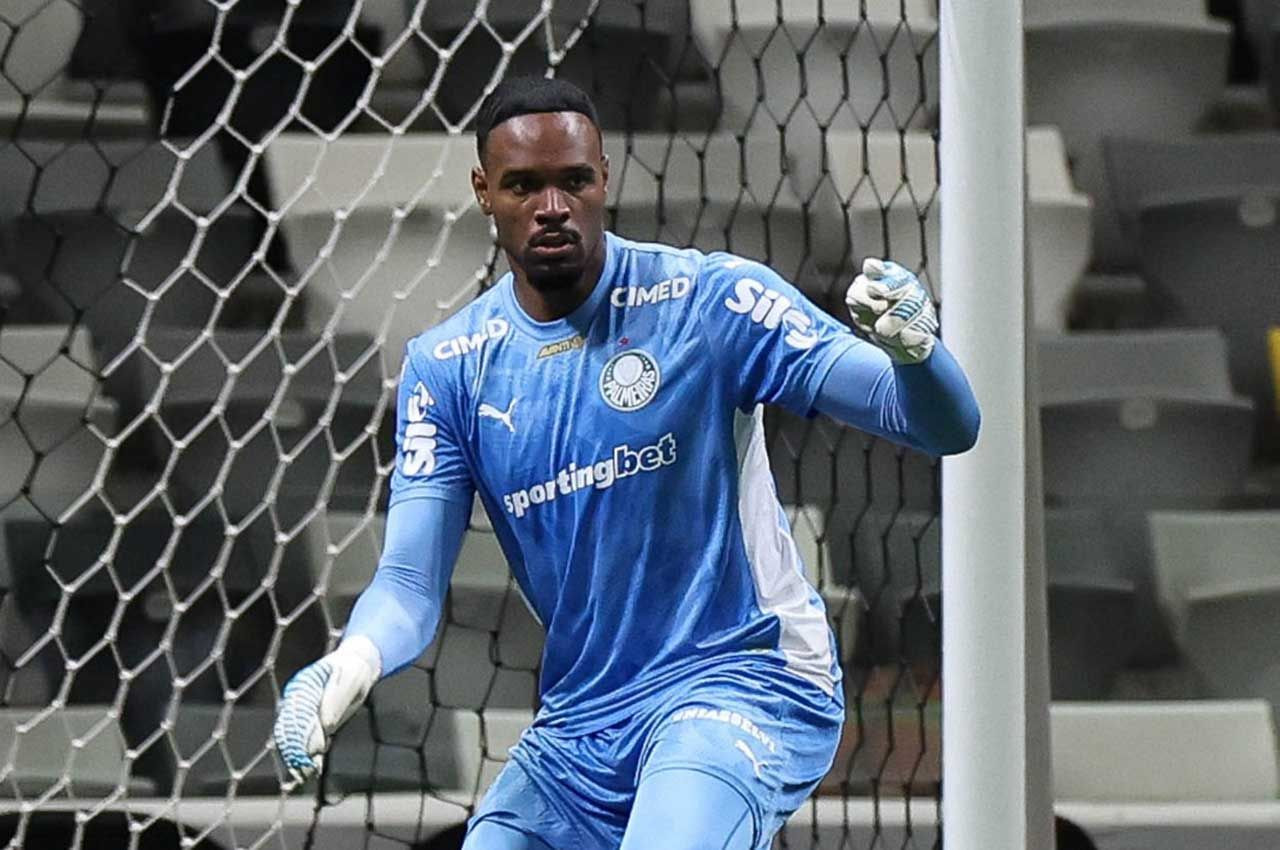 Imagem da noticia Carlos Miguel critica arbitragem após pênalti polêmico no clássico