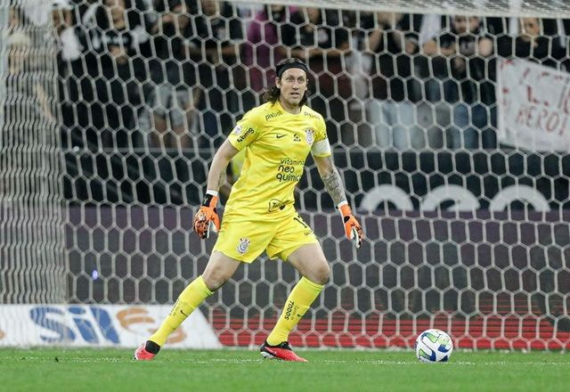 Imagem da noticia Diretor do Cruzeiro explica o que falta para anunciar contratação de Cássio