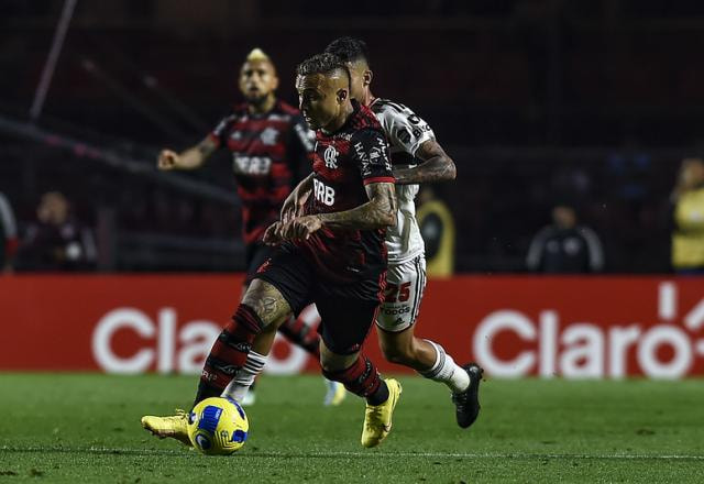 Imagem da noticia Everton Cebolinha comemora primeiro gol pelo Flamengo: "Traz confiança"