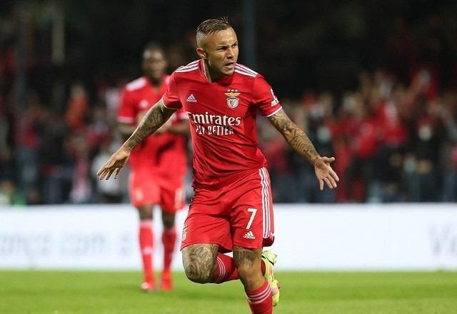 Imagem da noticia Flamengo acerta a contratação do atacante Everton Cebolinha
