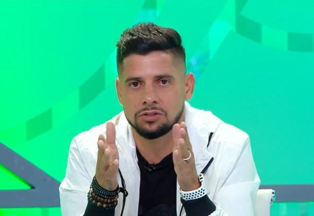 Imagem da noticia Cicinho: "O Corinthians vai passar a maior vergonha em uma final na história"