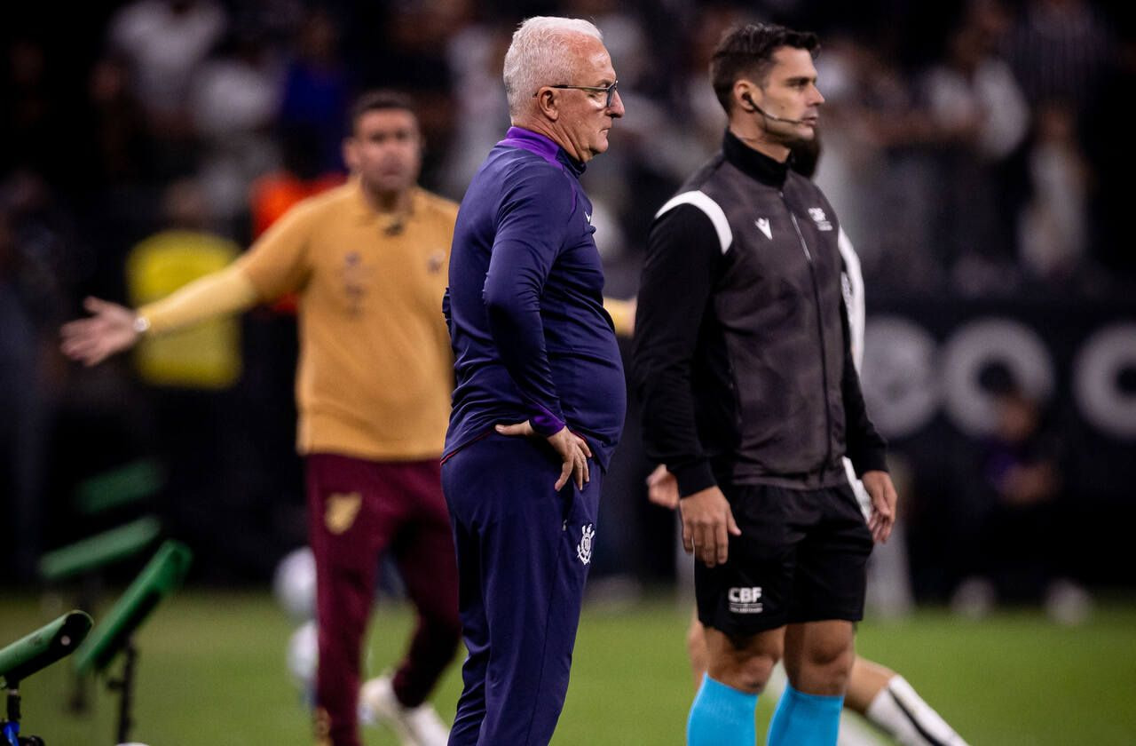 Imagem da noticia Dorival valoriza crescimento individual do Corinthians após classificação