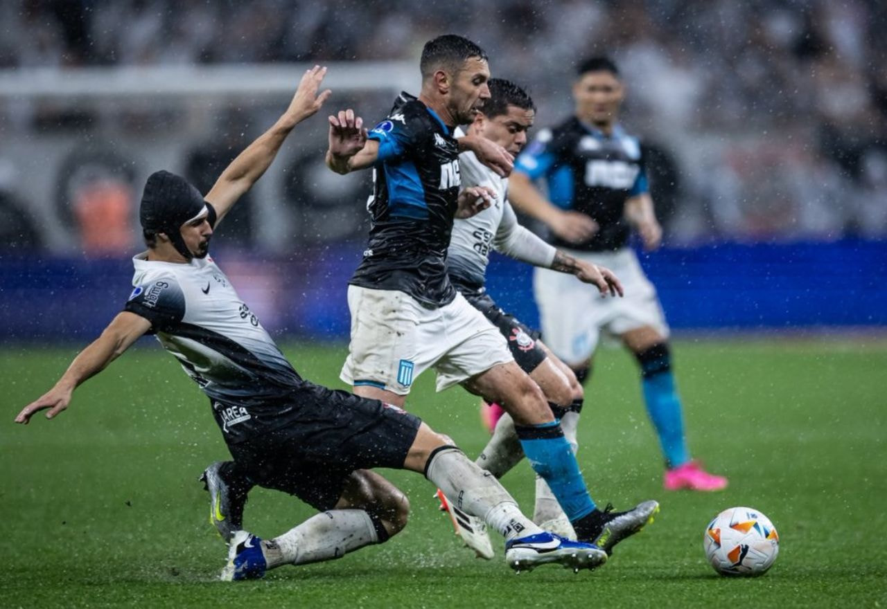 Corinthians amarga empate com Racing em casa pela semifinal da Sul-Americana