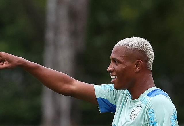 Imagem da noticia Nottingham Forest se aproxima da contratação do volante Danilo