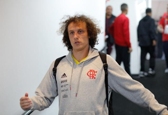 Imagem da noticia David Luiz faz exames no Flamengo para investigar possível hepatite viral