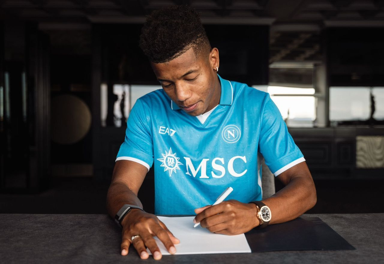 Imagem da noticia Napoli anuncia contratação do brasileiro David Neres, que estava no Benfica