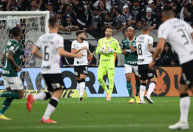 Imagem da noticia Palmeiras pode igualar Corinthians em clássicos na Neo Química Arena