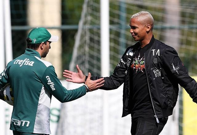 Imagem da noticia Deyverson interrompe treino e se despede do elenco do Palmeiras
