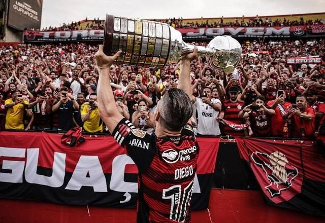 Imagem da noticia Multicampeão pelo Flamengo, Diego confirma aposentadoria ao fim da temporada