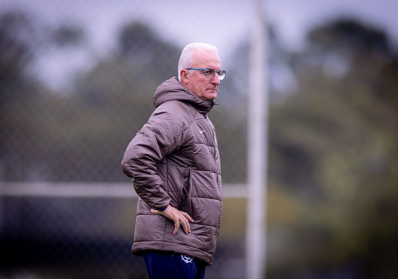 Imagem da noticia Dorival vê Corinthians com dificuldade no mercado, mas descarta pressionar diretoria