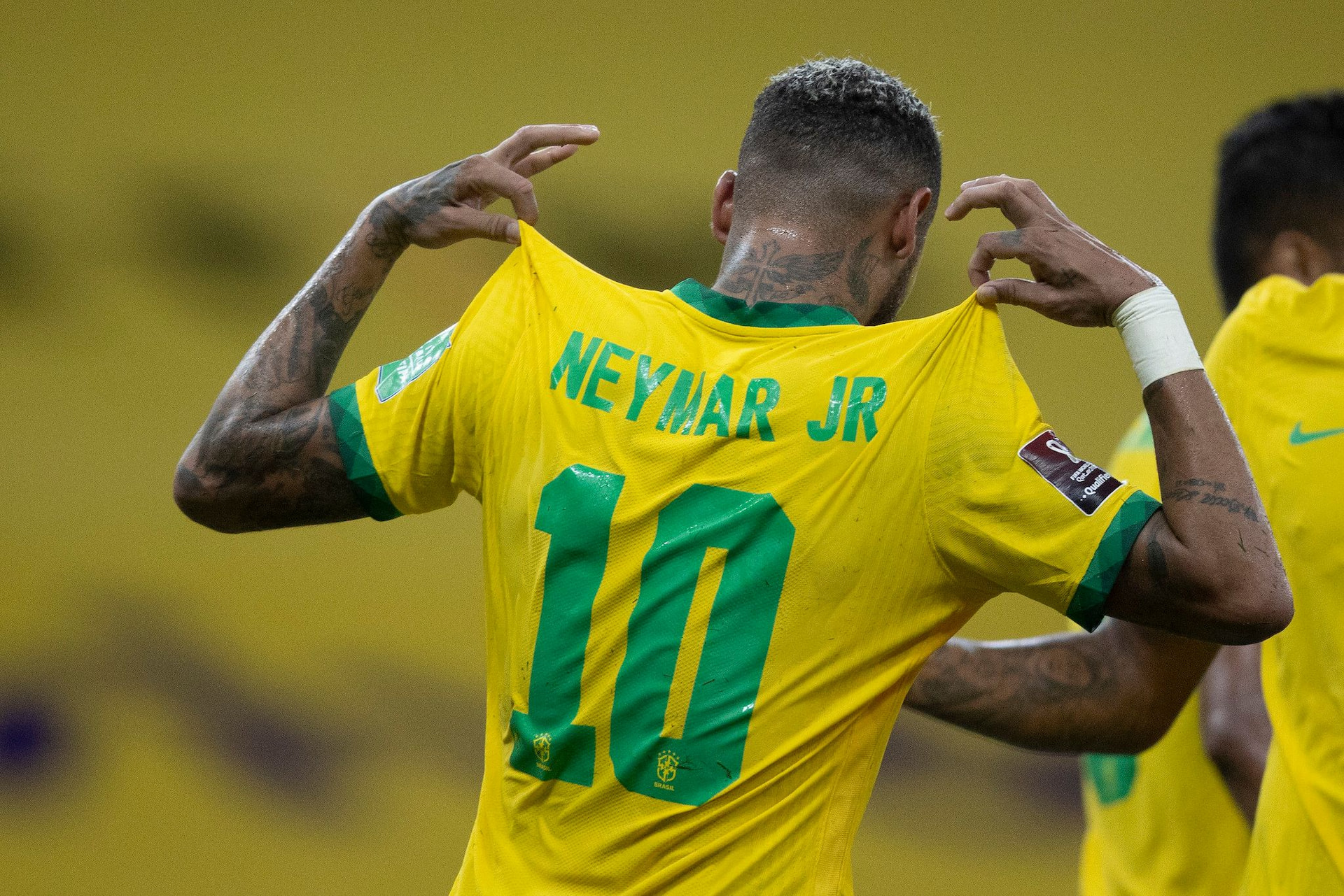Neymar retorna à Seleção Brasileira após mais de um ano ausente por lesões
