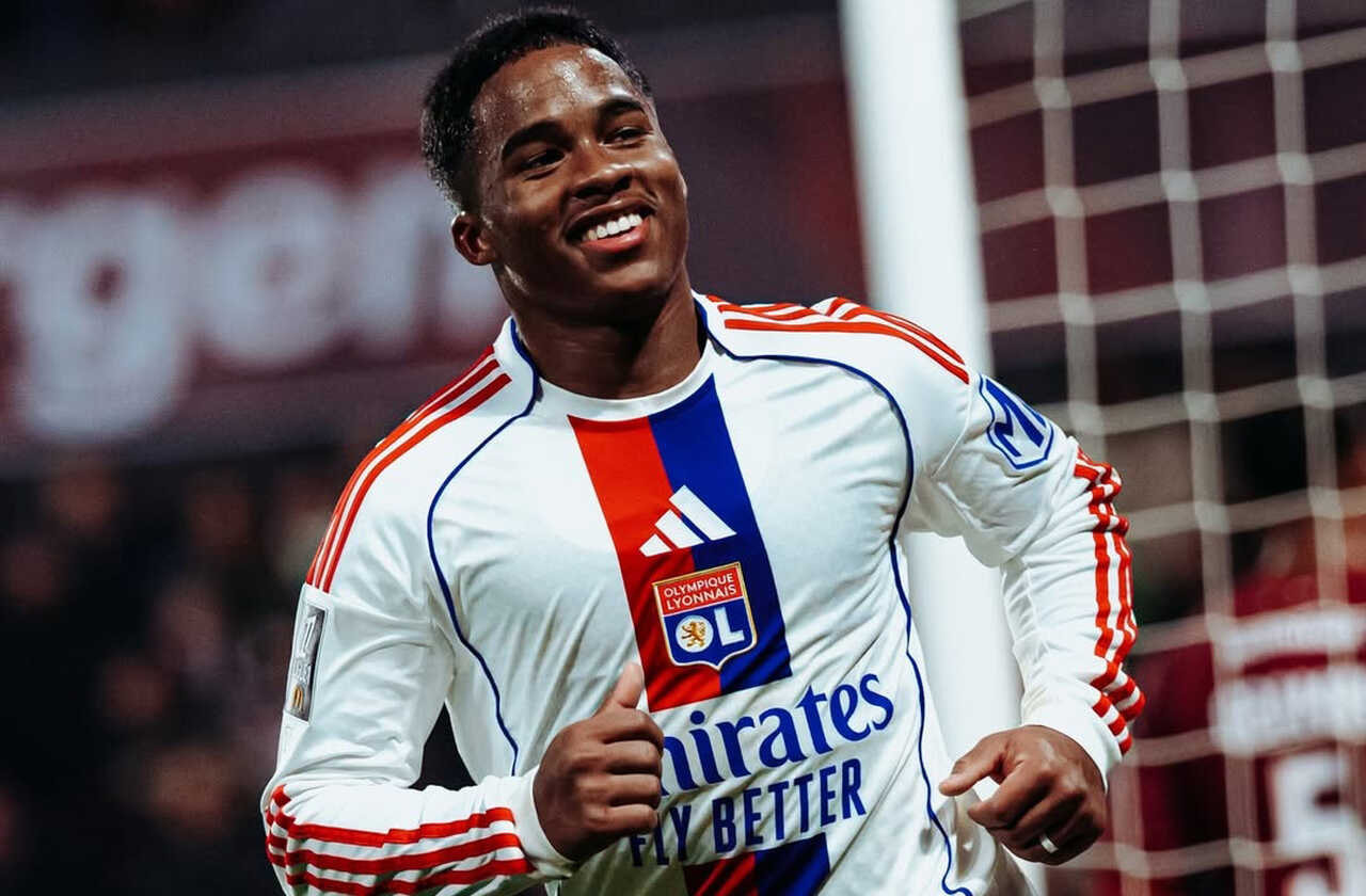 Imagem da noticia Endrick surpreende elenco do Lyon com presente especial