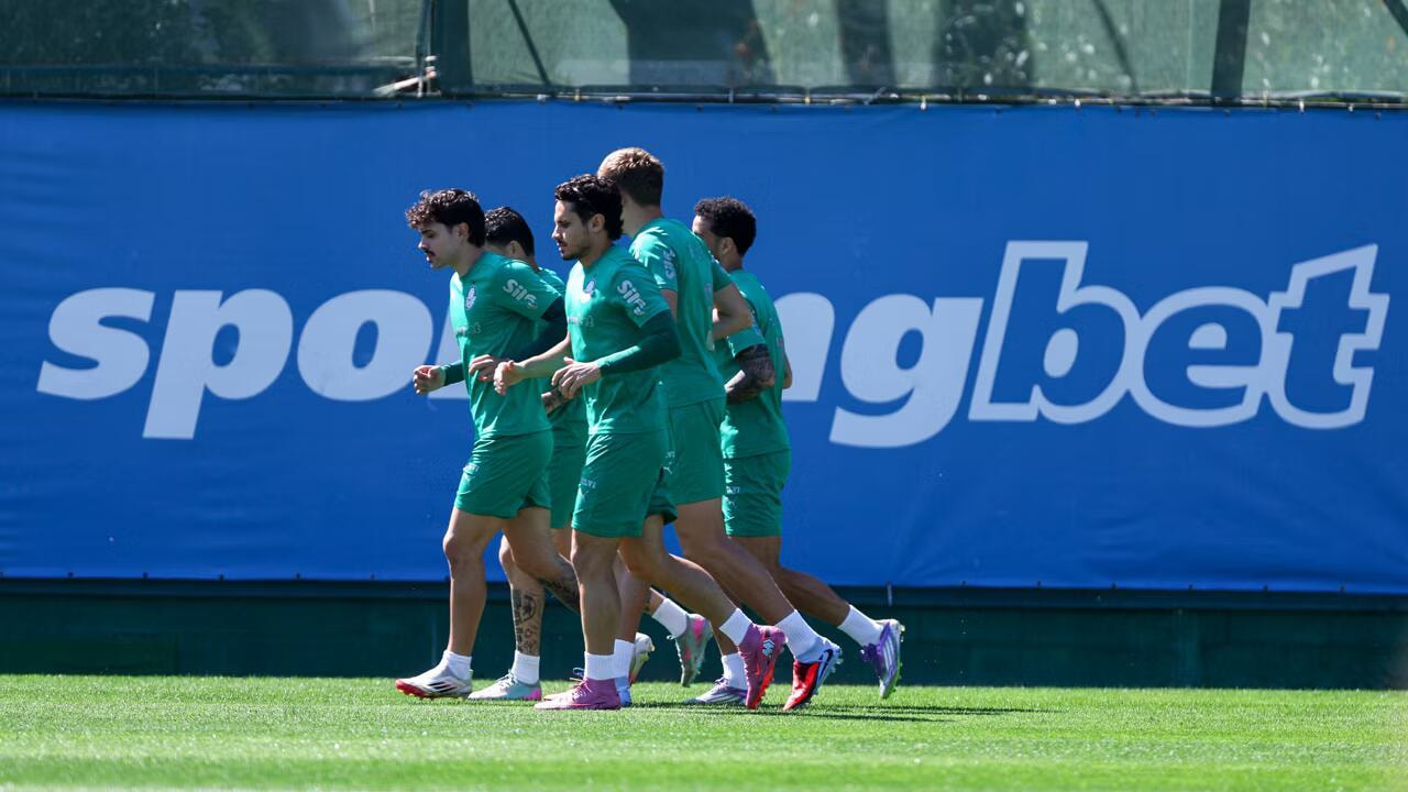 Imagem da noticia Palmeiras treina com elenco completo e se prepara para duelo contra o Inter