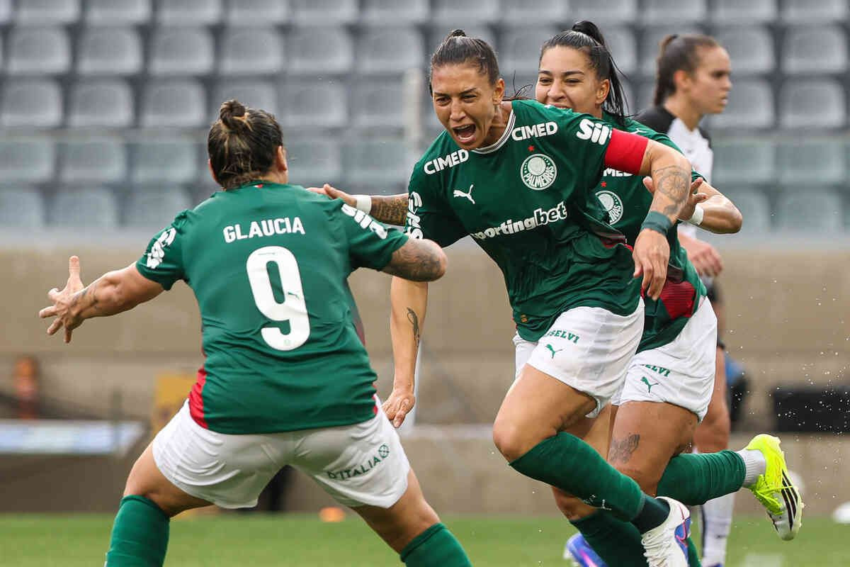 Imagem da noticia Nos pênaltis, Palmeiras supera Corinthians e conquista Supercopa do Brasil Feminina