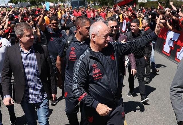 Imagem da noticia Libertadores: Athletico-PR embarca para Guayaquil com apoio de torcedores