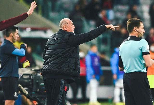 Imagem da noticia Felipão se torna o 3° técnico com mais vitórias na história da Libertadores