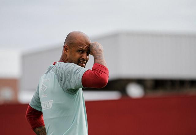 Imagem da noticia Casa de Felipe Melo é invadida e roubada em São Paulo