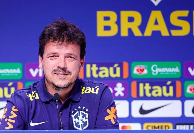 Imagem da noticia Diniz não vê problema em conciliar trabalhos: "Dedicação máxima nas duas funções"