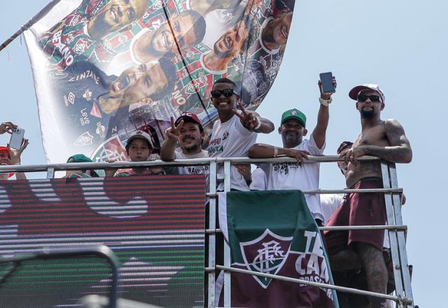 Imagem da noticia Fluminense faz comemoração oficial da Libertadores nas ruas do Rio de Janeiro