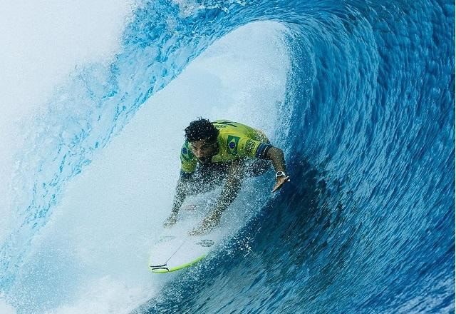 Imagem da noticia Filipe Toledo conquista bicampeonato mundial consecutivo de surfe