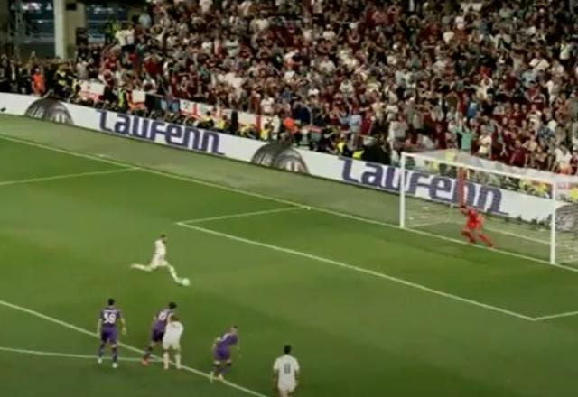 Imagem da noticia West Ham abre o placar de pênalti na final da Conference League