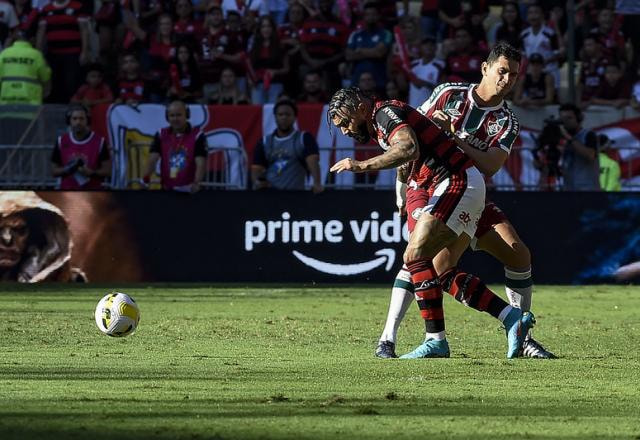 Fluminense vence Flamengo e pula para a vice-liderança do Brasileirão