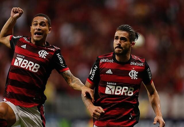 Imagem da noticia Flamengo vence Coritiba e se recupera no Campeonato Brasileiro