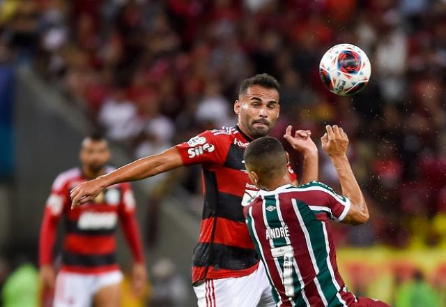 Imagem da noticia Lei do ex age, e Flamengo vence Fluminense na ida da final do Cariocão